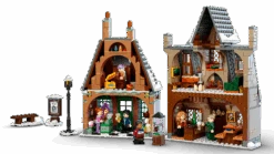 Warner Bros Hogsmeade Village Visit LEGO -Harry Potter Online Store 76388 web sec02 nobg