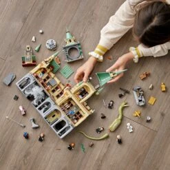 Warner Bros Hogwarts Chamber Of Secrets LEGO -Harry Potter Online Store 76389 lifestyle build crop