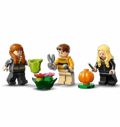 Warner Bros Hufflepuff House Banner LEGO -Harry Potter Online Store Huff House Banner LEGO5