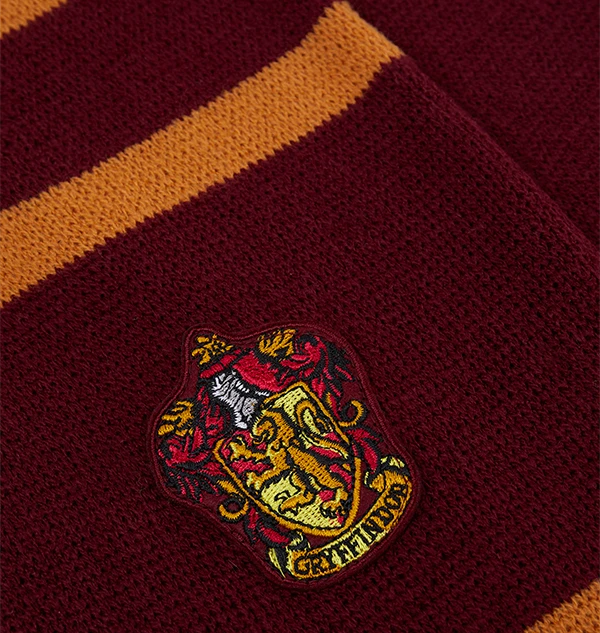 Warner Bros Gryffindor Knitted Crest Scarf 4 Warner Bros Gryffindor Knitted Crest Scarf - Image 2