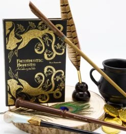 Warner Bros Newt Scamander's Wand -Harry Potter Online Store Product FB Characters 0e113901 12b3 4caa b751 c9c290d27625