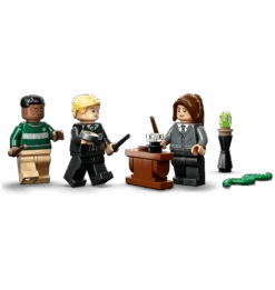 Warner Bros Slytherin House Banner LEGO -Harry Potter Online Store Slyth House Banner LEGO5