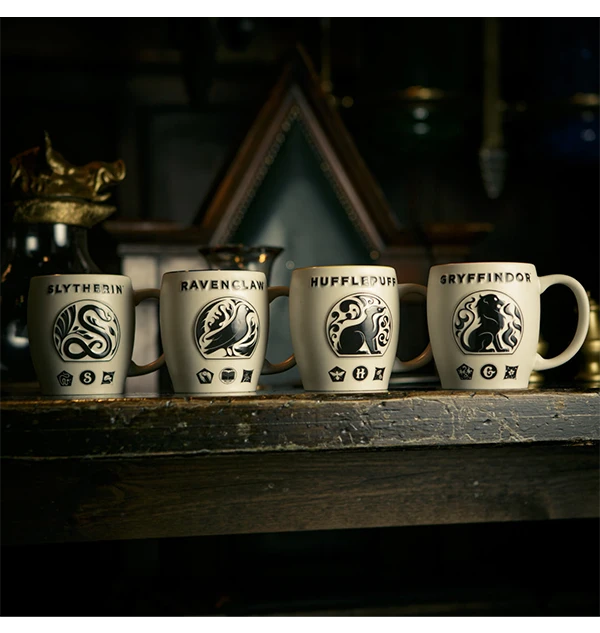 Warner Bros Gryffindor Logo Mug 6 Warner Bros Gryffindor Logo Mug - Image 4
