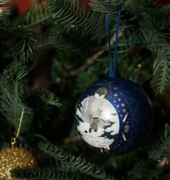 Warner Bros Hagrid Christmas Pin Bauble -Harry Potter Online Store XMAS23 Lifestyle HagridBauble1