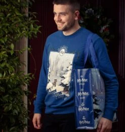 Warner Bros Hagrid Christmas Sweatshirt -Harry Potter Online Store XMAS23 Lifestyle HagridSweatshirt1