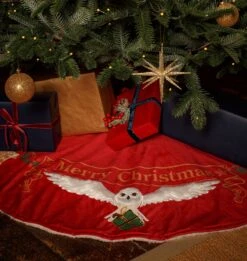 Warner Bros Hedwig Christmas Tree Skirt -Harry Potter Online Store XMAS23 Lifestyle treeskirt